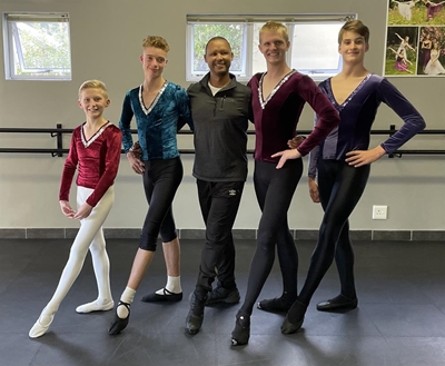Knysna dancers shine in CT