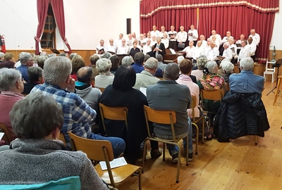 Stilbaai-dorings maak musiek