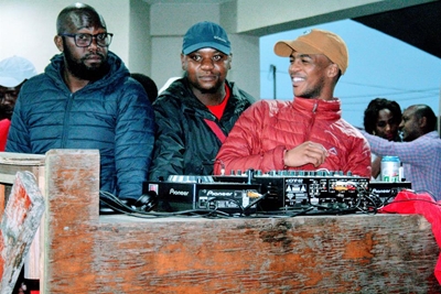 Great turnout at New Year's show of International DJ