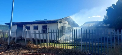 Kliniek in brand beskadig