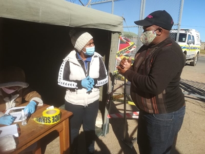 Kwa Police drives Covid-19 awareness at screening centre