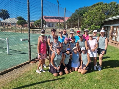 Ten tennis players come to town