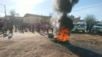 Inwoners ontevrede oor deurloopgangetjies
