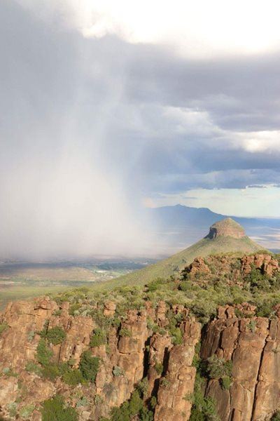 Graaff-Reinetters welcome rain