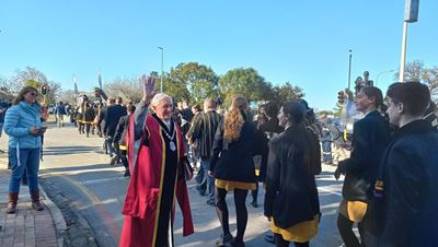 Mayor attends Kwaggas’ centenary street walk