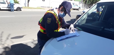 Polisie vat Wolwedans inwoners vas