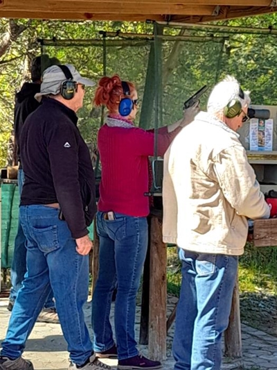 Skuts dreun mekaar op tydens skietdag