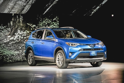 Toyota announces 2016 RAV4 Hybrid