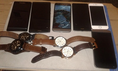 Five arrested after mall theft
