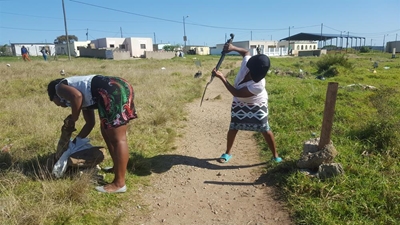 Fed-up backyard dwellers claim land
