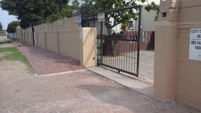 Nagskuiling kry nuwe baadjie