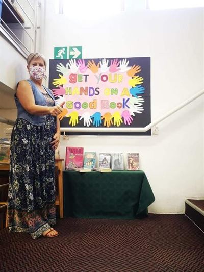 Minister visits Plett libraries