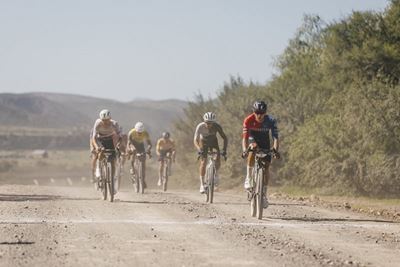 Garden Route Giro lead changes hands, as Cronje Beukes and Lisa Bone win Stage 2  