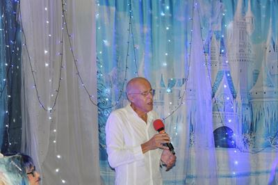 Stilbaai se talent skitter op die verhoog