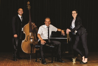 'Vibe' in George op die Kaapse klanke van Roman Alexander Trio