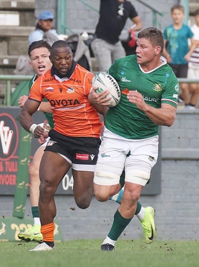 SWD Arende kan 'saam met groot honde draf'