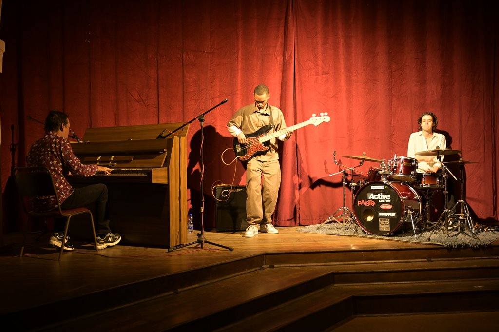 Ramon Alexander Trio delivers captivating Jazz evening at Market Community Theatre in George