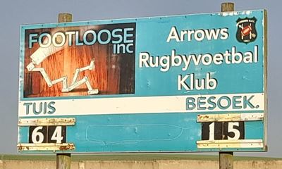 Arrows stoomroller oor Excelsiors
