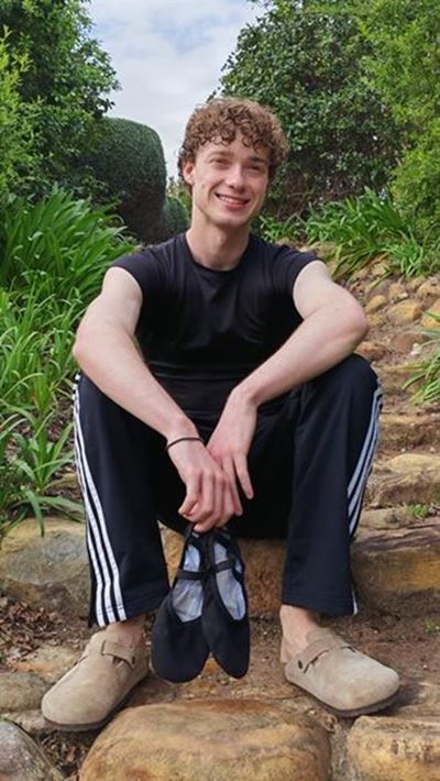Hoekwil dancer earns another New York scholarship