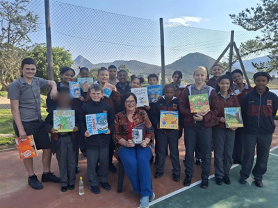 Plaaslike skrywer inspireer Herold-leerders
