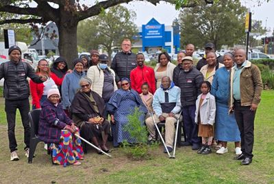 George plants memorial tree in honour of late Councillor Vulindlela Mruqhli