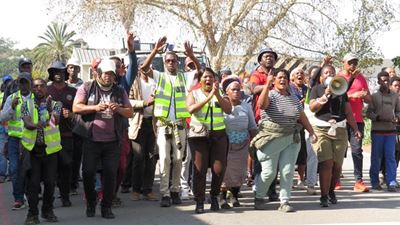 Marchers hand over immigration memorandum