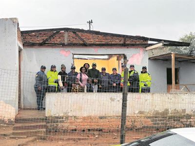 Madikane Foundation herstel vervalle huis in Bongolethu