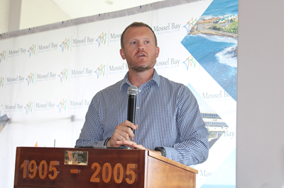 Ian Cameron praat veiligheid by burgemeestersontbyt in Mosselbaai