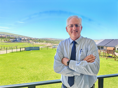 Roeping tot onderwys sterk vir King’s College-hoof, Van Wyk Dames