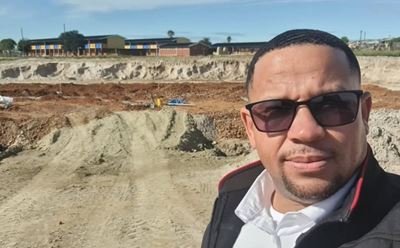 Albertinia se nuwe R19,9 miljoen-swembad neem vorm aan