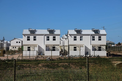 Minister says new model will assist Mountain View buyers in Mossel Bay
