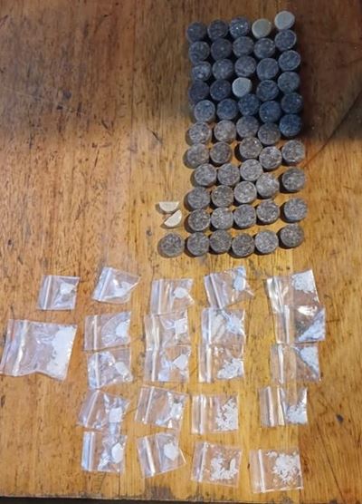 Police clamp down on illicit drug outlets resulting in three arrests in Oudtshoorn