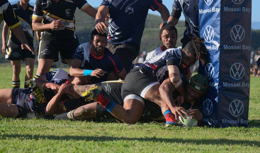 Sunshine United en Black Dolphins pak mekaar in Sonskynvallei