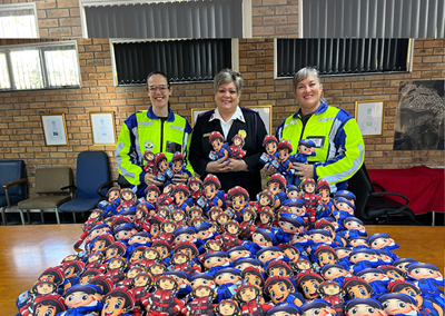 Groot-Brak GPF skenk troospoppies aan EMS Chaplaincy Mosselbaai
