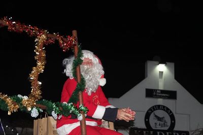 Kersgees vul Voortrekkerstraat met Christmas in July