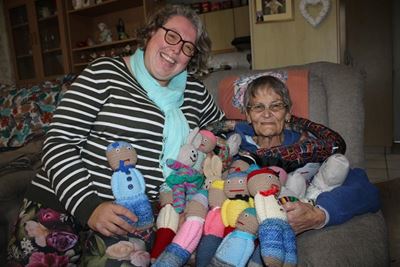 Tannie Sarie, haar bosbouer en die gebreide poppies
