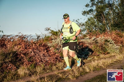Snyman one-handedly battles 25km