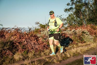 Snyman one-handedly battles 25km