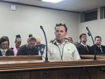 Peet Viljoen to spend another week behind bars, faces 400 charges