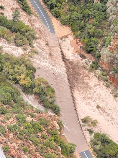 Swartbergpas gesluit, Meiringspoort oop