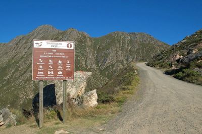Meiringspoort heropen, Swartbergpas steeds gesluit
