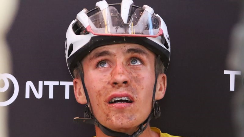 Tristan Nortje and Matt Beers in yellow starting Stage 2 of the Absa Cape Epic