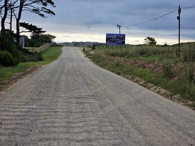 Hansmoeskraal Road survey not with a view to tar 
