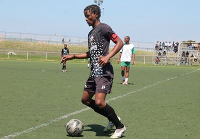 Black Cats stage entertaining second half