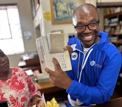 Uniondale-biblioteek vier 130 jaar van kennis en gemeenskapsdiens