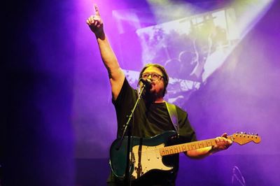 Poets, Wine and Song: Mel Botes brings a musical tribute to the Market Community Theatre