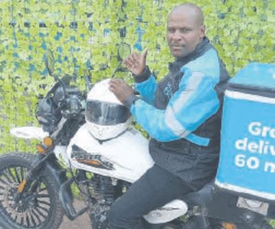 Sixty60 rider’s roadside rescue wins hearts across SA