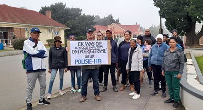 Inwoners betoog teen polisie en justisie