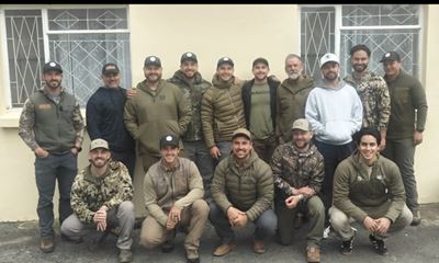 Huis Silwerjare-inwoners dubbel bederf met musiek en skenkings