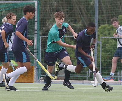 Knysna High lets late lead slip
